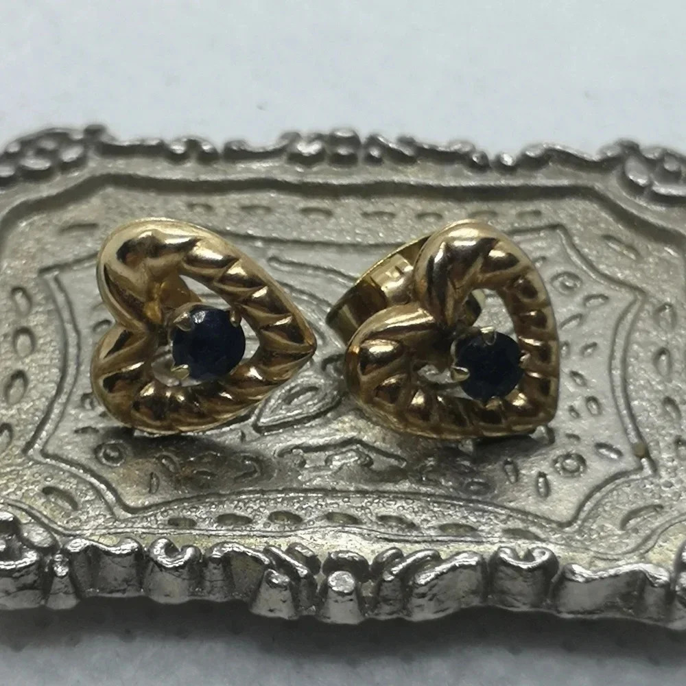 14k  yellow gold heart sapphire earrings